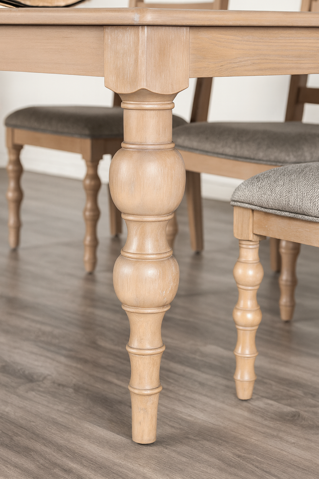 Chesapeake Dining Table & Side Chair