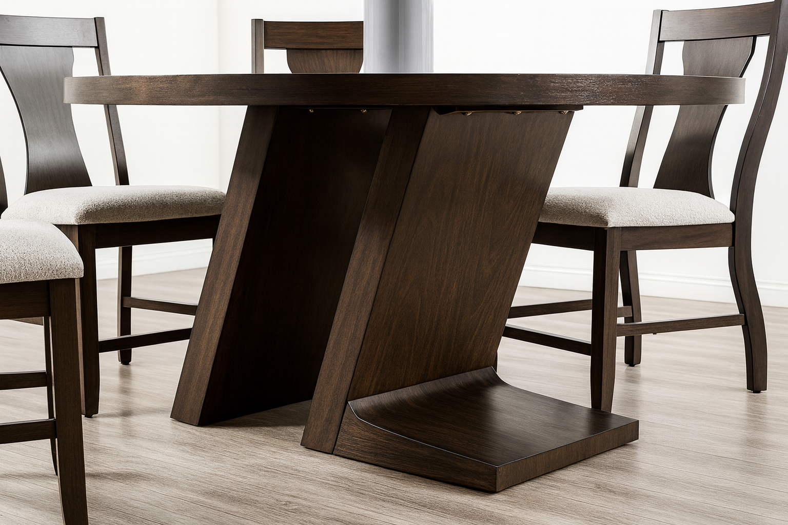 Holsworthy Round Dining Table & Side Chair (2/CTN)